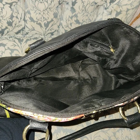 Floral Black Handbag - Picture 6 of 6
